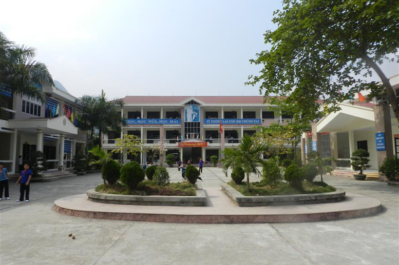 Toàn cảnh khu nhà lớp học được đầu tư xây dựng từ năm học 2008-2009